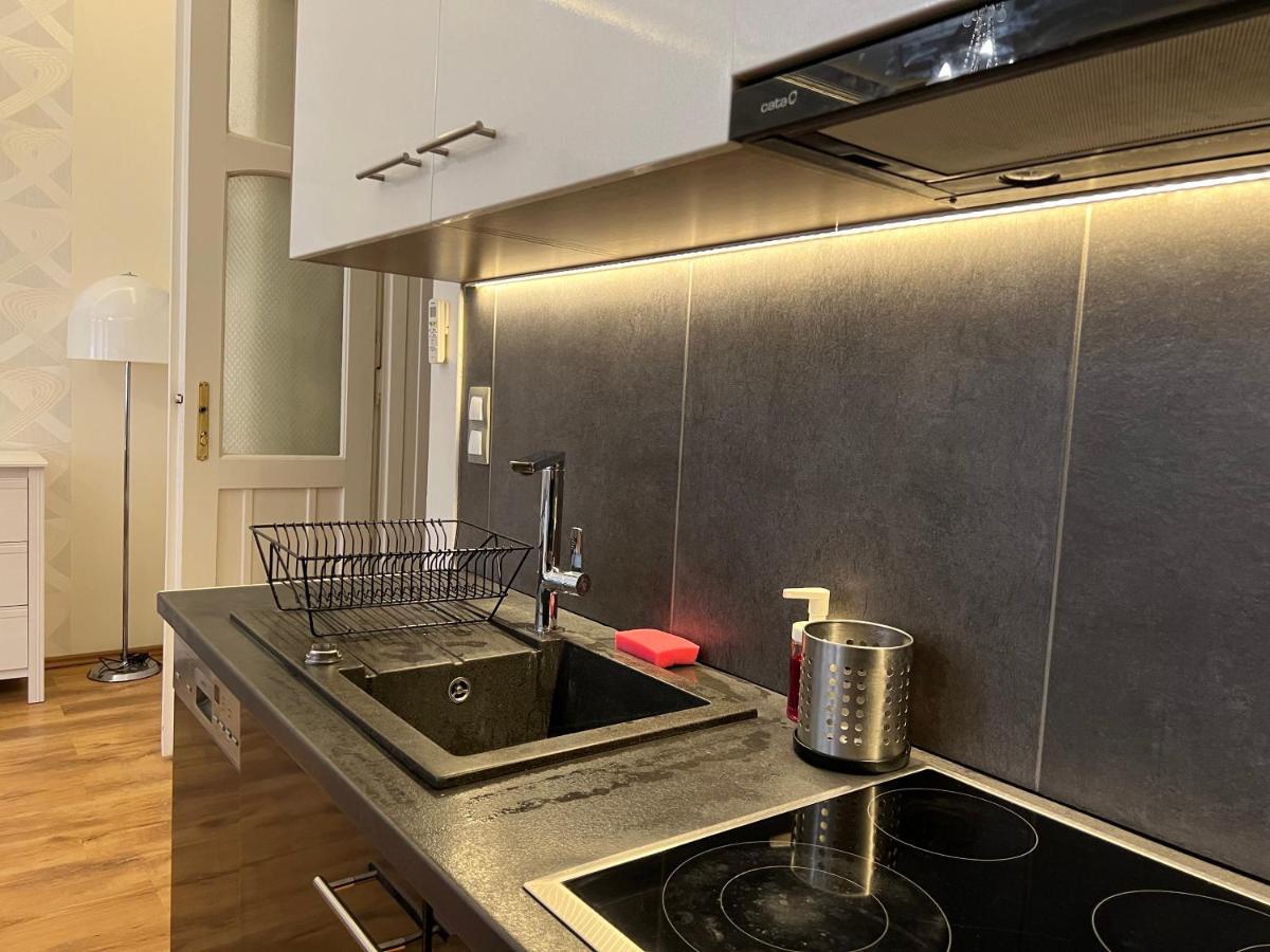 P9 By Small Home بودابست المظهر الخارجي الصورة