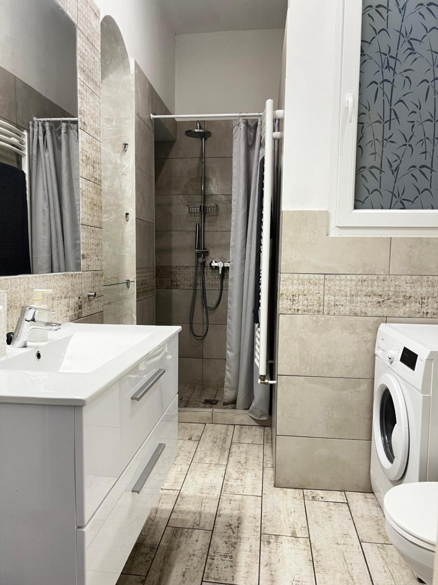 P9 By Small Home بودابست المظهر الخارجي الصورة
